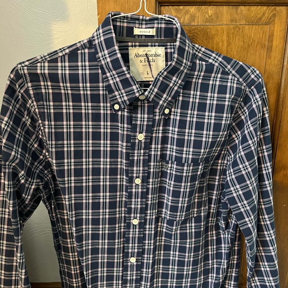 Abercrombie & Fitch Muscle-fit shirt. Large. Plaid